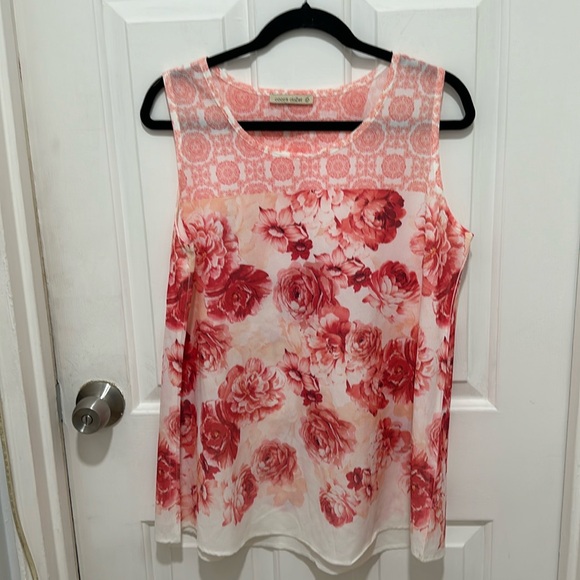 Rose print sleeveless blouse - Picture 1 of 2